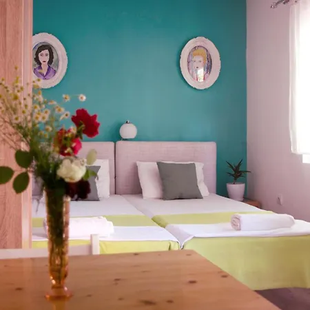 Guest house Universe & *